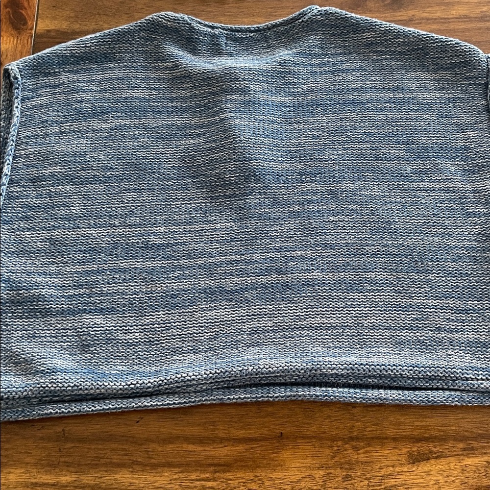 Urban Outfitters  sleeveless Cropped Knit Sweater Vest Blue Boxy Fit size Medium - Picture 7 of 16